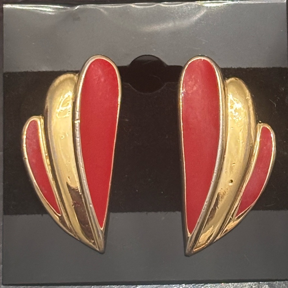 Trifari vintage Elegant Red enamel and Gold tone pierced Earrings 1980’s